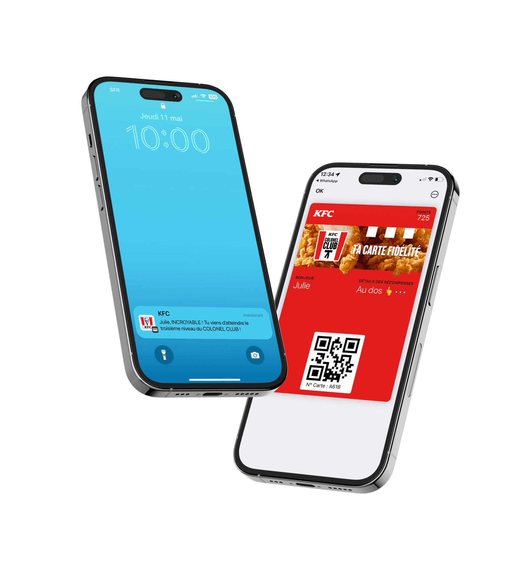 Un téléphone affichant une notification de programme de fidélité et un autre affichant une carte de fidélité dans Google Wallet
